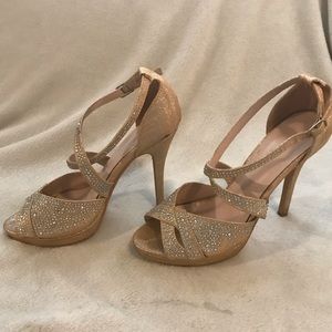 Delicacy Glitter Champagne Peek-Toe Stilettos womens size 8